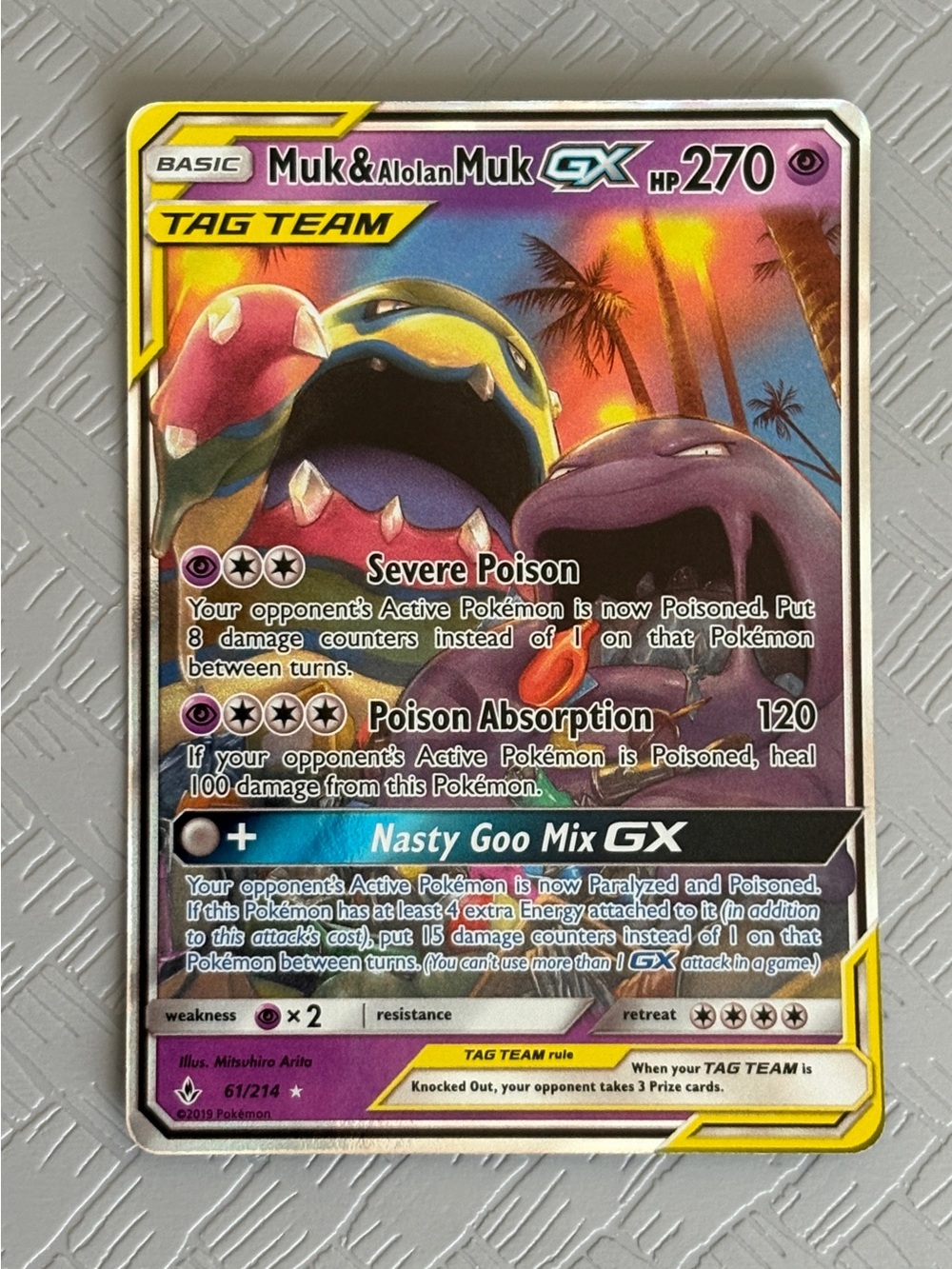 Muk & Alolan Muk GX 61/214 Unbroken Bonds TAG TEAM Pokémon Card